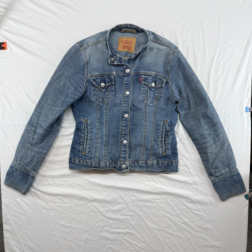 VTG Y2K Levi's Denim Jacket Womens Small Blue Jean Trucker Button Front Casual